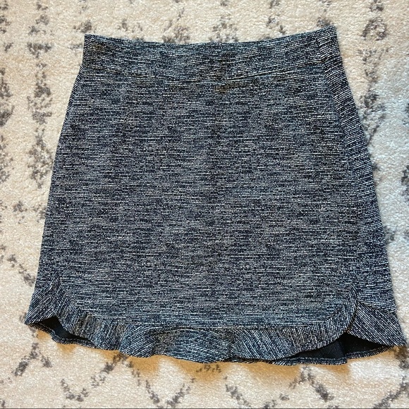 Loft Skirt - Picture 2 of 10